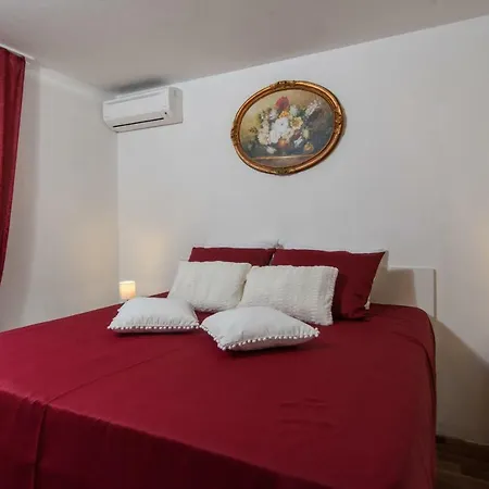 Three Bedroom With Beautiful View - Reina * Traù