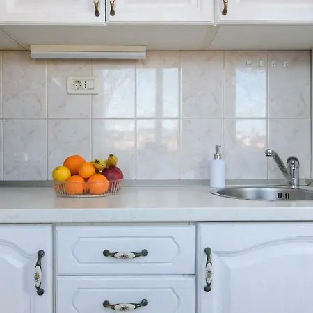 Three Bedroom With Beautiful View - Reina