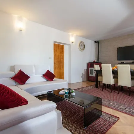 Appartamento Three Bedroom With Beautiful View - Reina Traù