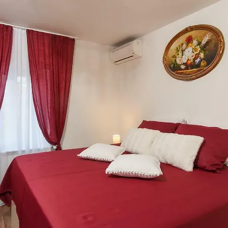 Appartamento Three Bedroom With Beautiful View - Reina Traù