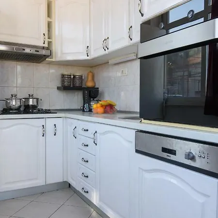 Appartamento Three Bedroom With Beautiful View - Reina