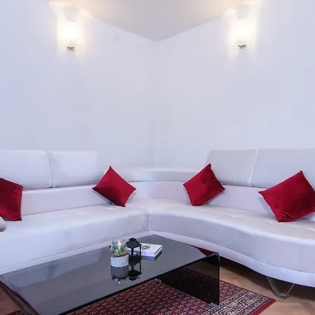 Appartamento Three Bedroom With Beautiful View - Reina Traù